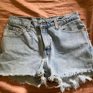 trendy levi’s shorts similar to the 501 short
